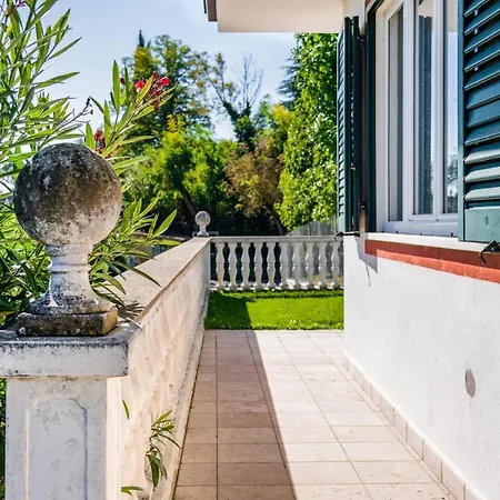 Carini With 3000 Mq Garden & Heated Pool Holiday home *