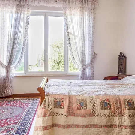 Holiday home Carini With 3000 Mq Garden & Heated Pool Castelnuovo del Garda