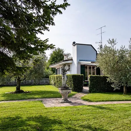 Carini With 3000 Mq Garden & Heated Pool *