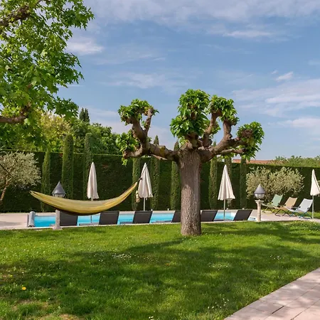 Carini With 3000 Mq Garden & Heated Pool *