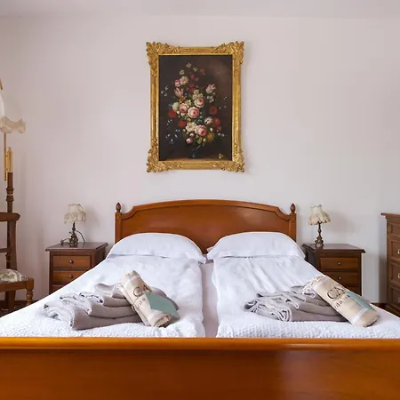 Carini With 3000 Mq Garden & Heated Pool